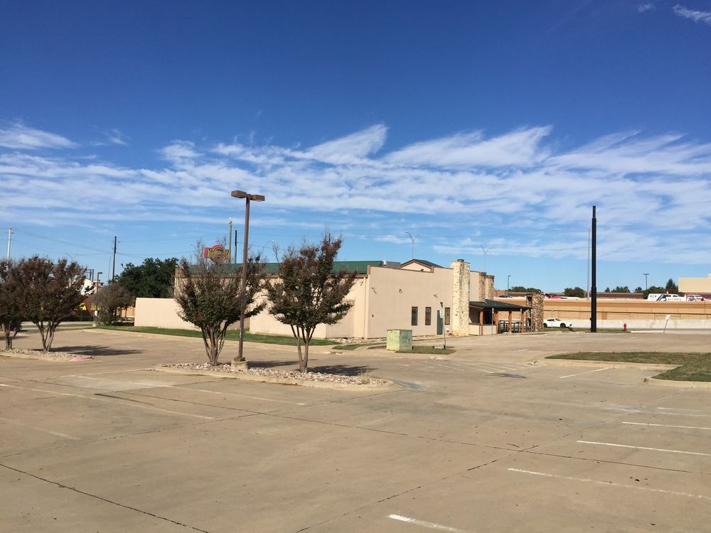 1700 Airport Fwy, Bedford, TX 76022